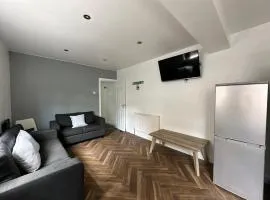 Daisybank Co-living - Private Room Self-cater