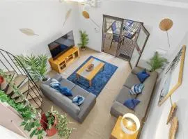 13 Cottesloe - Steps From Beach - Sleeps 3