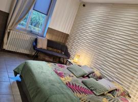 HÔTEL Le 6 3 Home PORT EN BESSIN Parking privé gratuit, Hotel in Port-en-Bessin-Huppain