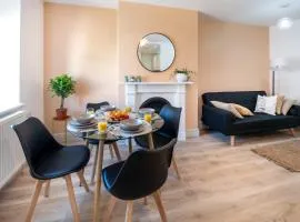 Terracotta Apartment, free WiFi & parking, coastal location