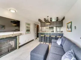 Walk to Angel Fire Lifts! Mountain-View Condo