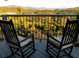 Bobcat Peak - Luxury Mountain Home - Hot Tub - Secluded - WiFi - Washer - Dryer - Amazing Views