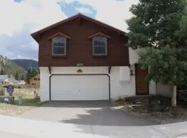 Caribel Trail Lodge - Hot Tub - Grill - Satellite - WiFi - Washer - Dryer - Garage Access