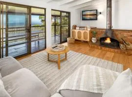 Montville Retreat With Hinterland & Coastal Views