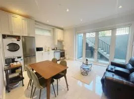 Guest Bedrooms in Vancouver West