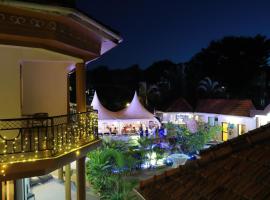 Mowicribs Hotel and Spa, hotel u gradu Entebe