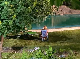 Slow House y La cabaña de Miss Slower, hotel em Nigrán