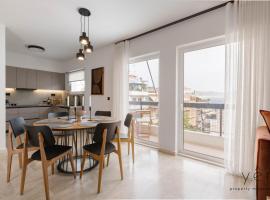 Seaside Luxury - 3 Min to Freatida Beach, ξενοδοχείο στον Πειραιά