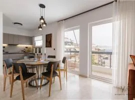 Seaside Luxury - 3 Min to Freatida Beach