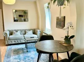 Stylish spacious 1 bed flat