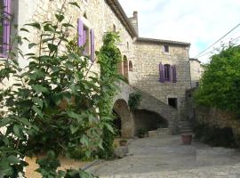 Domaine de Peyre Brune - Gîte de charme en Ardèche du sud, hotel a Beaulieu
