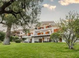 Katerina's Garden Mola Kaliva