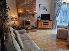 The Downshire Arms Apartments Hilltown, готель у місті Ньюрі