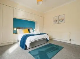 HILLTOP PLACE SUITES 4 Bedrooms near PEAK DISTRICT