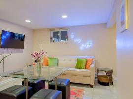 2-BR City Retreat Peace Privacy & Parking, hotel in Washington