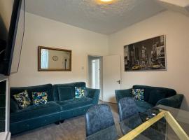 4 Bedroom House, Central City Location, Hotel in Newcastle upon Tyne