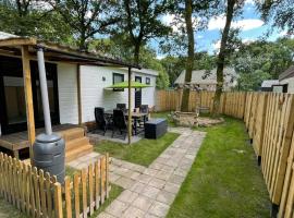 Chalet Kokomo - Gelegen In bosrijkgebied van Drenthe, glamping site in Eext