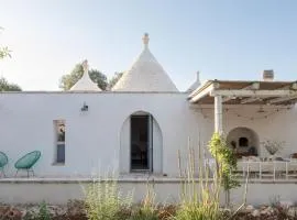 Trullo fiorone with private pool