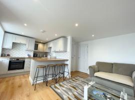 New~Breathtaking Bay Views~Chapel Street~Penzance，位于彭赞斯的酒店