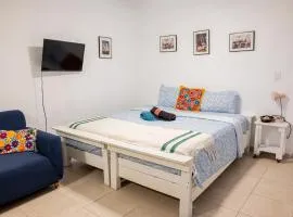 Studio 2 Yabisi with Garden access