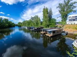 Prague Bay Houseboats