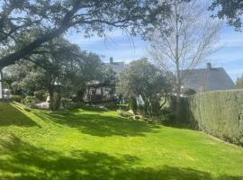 Villa con Jacuzzi exterior y Piscina cubiertos, strandhotell i Los &Aacute;ngeles de San Rafael