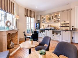 Hôtel Le Fer à Cheval, hotel in Trouville-sur-Mer