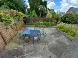 Odet, maison avec grande terrasse
