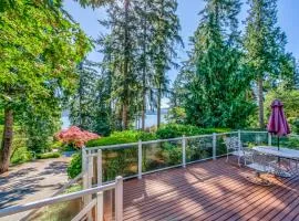 Stunning Sammamish Lake View Home near Weowna Park