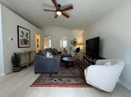 Charming 2-bedroom house in Saugatuck with AC, WiFi, Pet Friendly