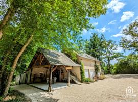 Boigny-sur Bionne에 위치한 호텔 Les Charmes - Climatisation - Terrasse - Nature