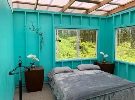 Convenient rustic studio in tropical garden