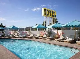 Skyview Los Alamos - 21 & Over Pool