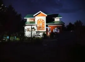 The Bilt farmhouse