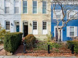 Heart of Capitol Hill Row House Luxury & Location, ξενοδοχείο στην Ουάσινγκτον