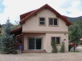 Lost in Paradise - Pet Friendly - Hot Tub - WiFi - Fireplace - Grill - On the River - Fire Pit