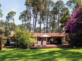 Casa Male Beautiful House in Avandaro with Garden