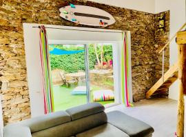 Surf House avec jardin dans quartier de Standing entre mer et vignes