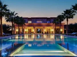 Mexance Villa with large hosting capacity, private heated pool, Fitness and SPA