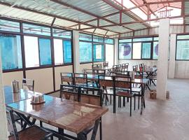 Vasudhara Hotel & Restaurant, hotel v destinaci Pīpalkoti