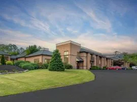 Comfort Inn Pocono Lakes Region、Lake ArielのB&B