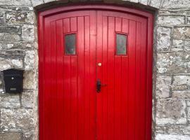 The Old Mill, Kilcorkey Bellanagare, Castlerea, County Roscommon - West of Ireland - House 2, hotel v destinaci Bellanagare
