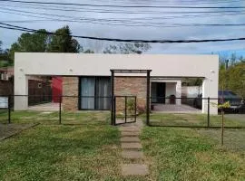 Casa nueva, muy cómoda en Termas