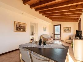 Charming House in Vesime + Pool, hotel v mestu Vesime