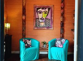 La Maison des Artistes, hotel v destinaci Laguépie