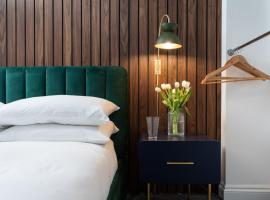 Modern Garden Apartment in a Large Victorian house