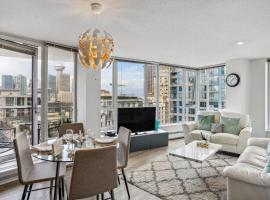The Altitude with Mountain & City Views, Pool & Hot Tub, hotel in Vancouver
