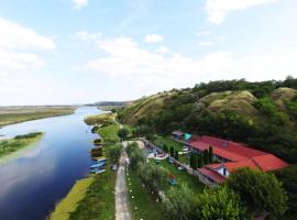 Casa Obreja，Parcheş的飯店