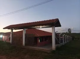 Chácara com Piscina e Lareira para Alugar em Munhoz MG