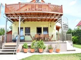 Zöldalma Apartmanház